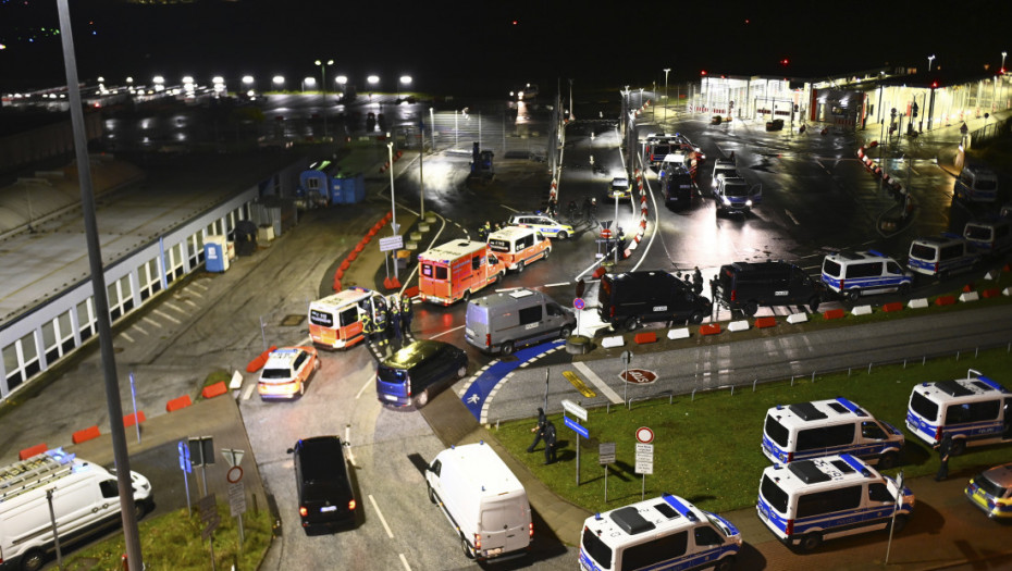 Zatvoren aerodrom u Hamburgu: Naoružani muškarac probio zaštitnu ogradu i pucao, u automobilu navodno i dete