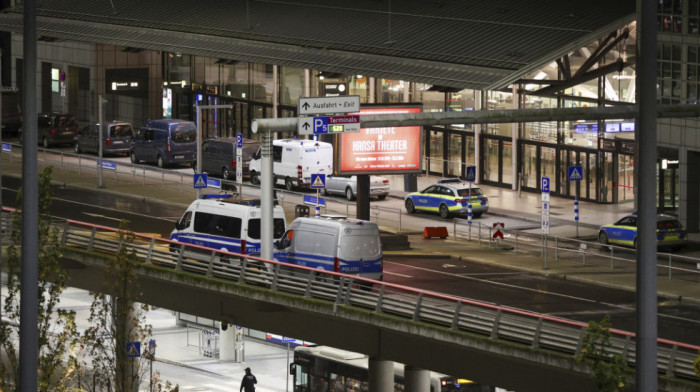 I dalje zatvoren aerodrom u Hamburgu: Muškarac drži četvorogodišnju ćerku kao taoca, pregovori u toku