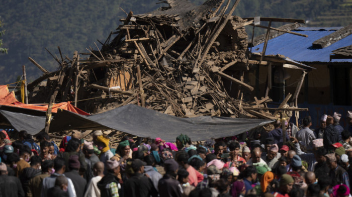 Razorni zemljotres u Nepalu: Stradalo najmanje 157, povređene 184 osobe, vojnici raščišćavaju blokirane puteve