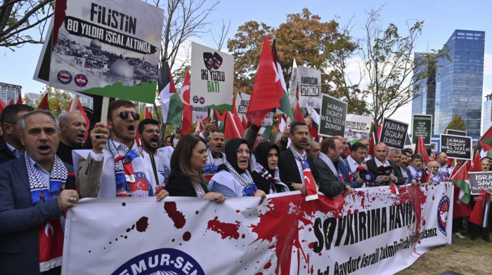 Protest u Ankari u vreme posete Blinkena: Državni sekretar SAD za sada bez sastanka sa Erdoganom
