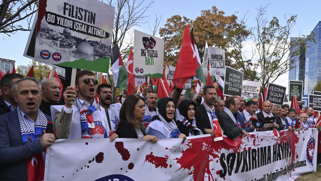 Protest u Ankari u vreme posete Blinkena: Državni sekretar SAD za sada bez sastanka sa Erdoganom