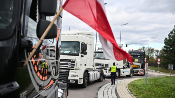 Vozači kamiona iz Poljske blokirali tri granična prelaza sa Ukrajinom