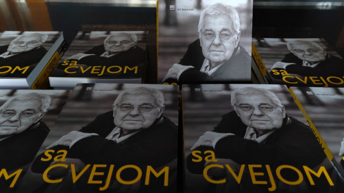 Predstavljena knjiga "Sa Cvejom": Prijatelji i kolege o životnim prekretnicama legendarnog Branka Cvejića