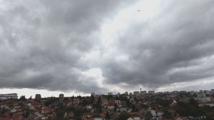 Na snazi žuti i narandžasti meteoalarm: Narednih dana oblačno i kišovito uz pad temperature