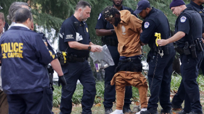 Policija Kapitola uhapsila naoružanog čoveka u parku kod Kongresa