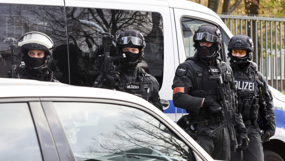 U toku policijska operacija u Hamburgu nakon pretnje oružjem nastavniku u školi