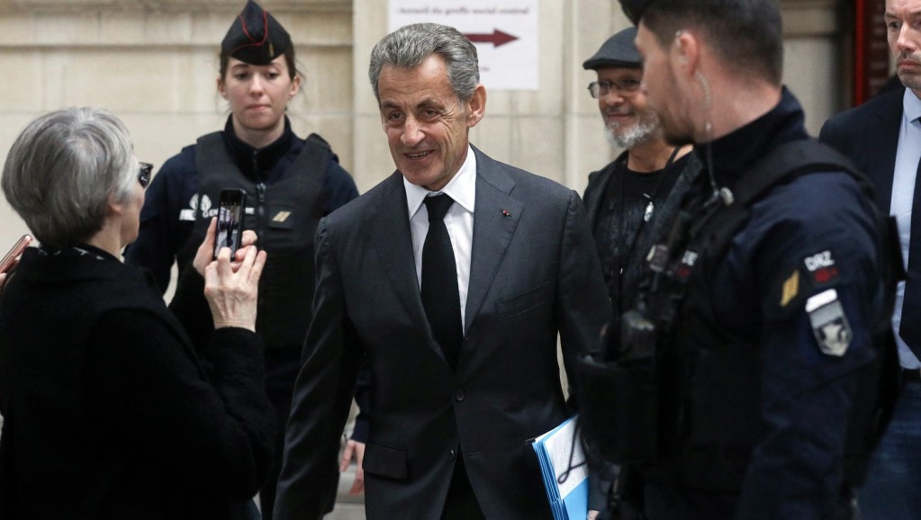 Tužilaštvo zatražilo sedam godina zatvora za Sarkozija zbog primanja 50 miliona evra od Gadafija