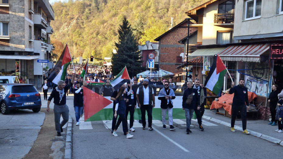 Građani Prijepolja prošetali u znak podrške narodu Gaze