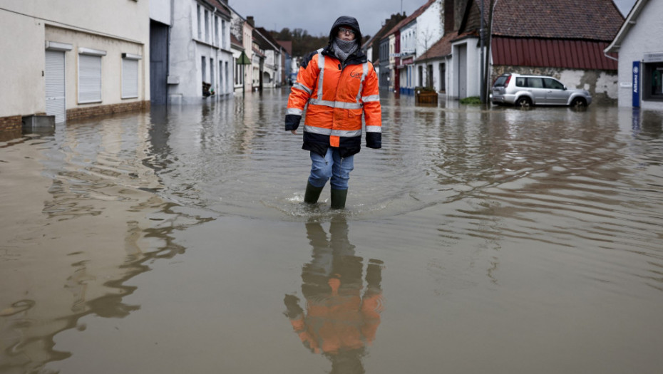Obilne padavine i poplave na severu Francuske, više od 100 gradova u stanju najviše pripravnosti