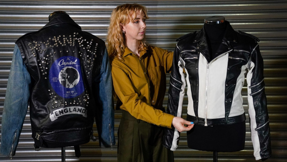 Aukcija u Londonu: Kožna jakna Majkla Džeksona prodata za 306.000 dolara