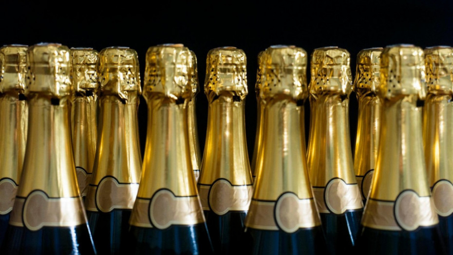Britanski Dom lordova potrošio rekordan iznos za uživanje u šampanjcu: Za penušava vina izdvojeno više od 100.000 evra