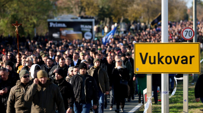 Najmasovnija Kolona sećanja u Vukovaru, gradske vlasti tvrde da je bilo 150.000 ljudi