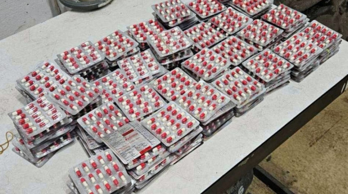 Na Horgošu sprečen pokušaj krijumčarenja lekova: Carinici zaplenili 4.500 kapsula "Pregabalina"