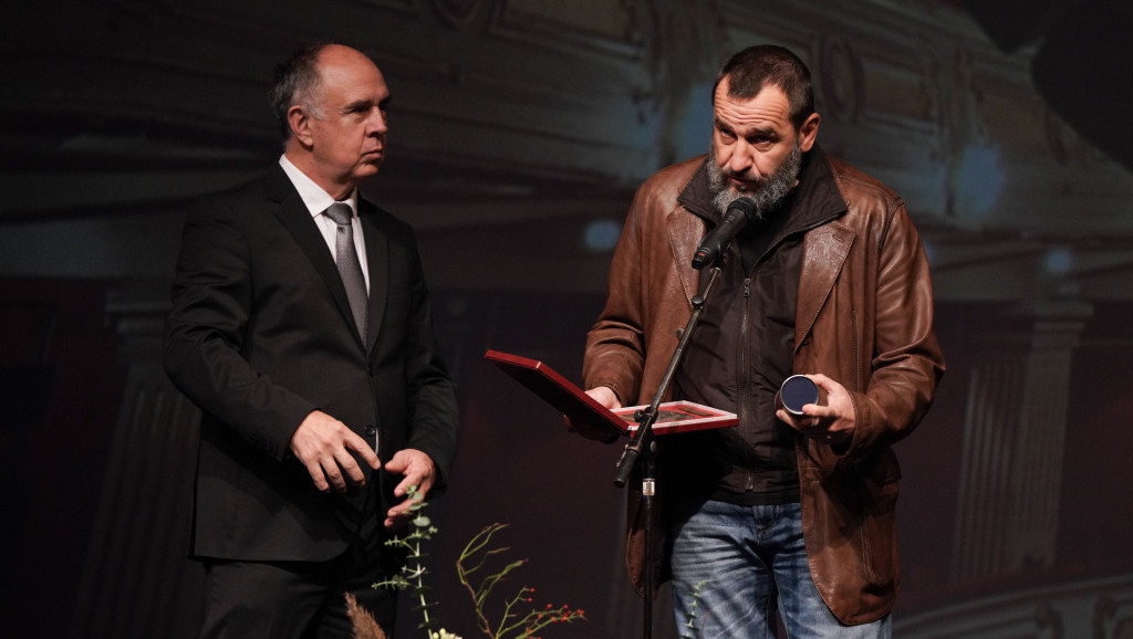 Narodno pozorište obeležilo 155. rođendan: Nenad Jezdić primio nagradu "Raša Plaović"