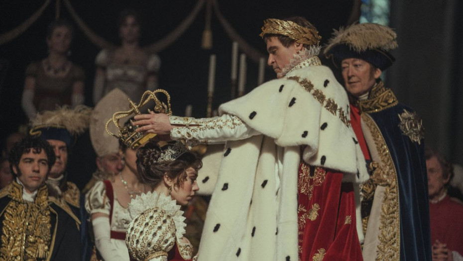 Istorijski spektakl "Napoleon" Ridlija Skota konačno u bioskopima: Hoakin Finiks u ulozi Napoleona drži svet u šaci