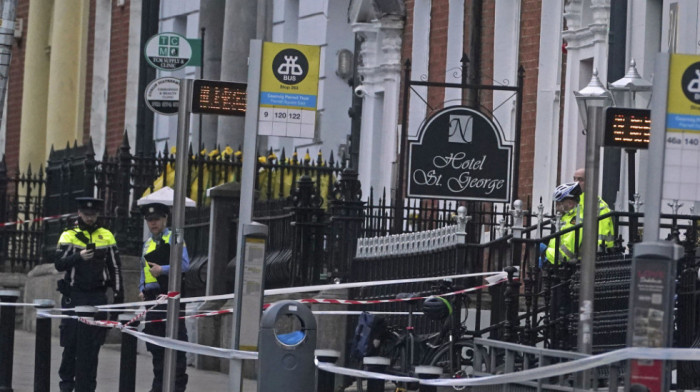 Napad nožem u Dablinu: Povređeno pet osoba, među njima troje dece -izbili sukobi u glavnom gradu Irske