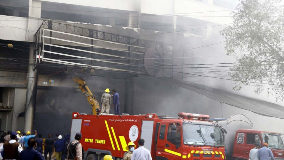 Najmanje devetoro ljudi poginulo u požaru u tržnom centru u Pakistanu