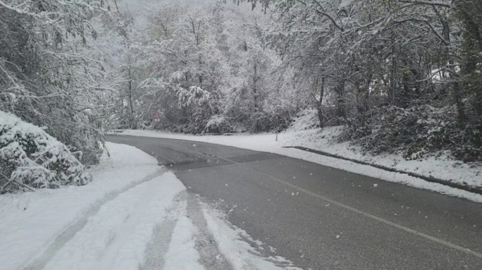 Na snazi crveni meteoalarm: Sneg i mećava u Rumuniji i Moldaviji, zatvoreni putevi