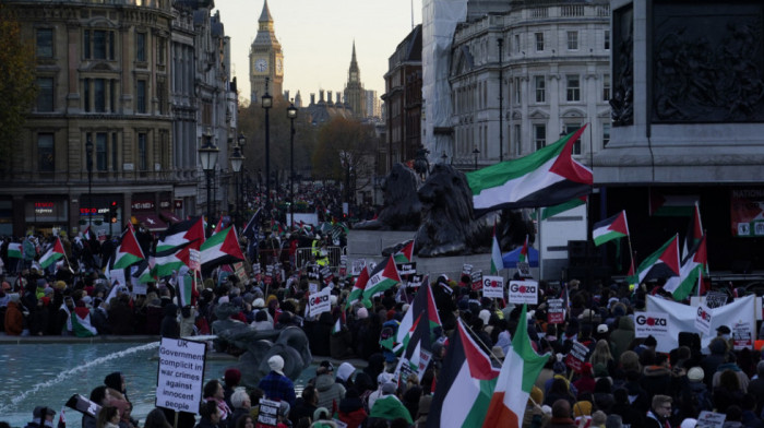 Desetine hiljada ljudi na skupu "Nacionalni marš za Palestinu" u Londonu tražilo trajni prekid vatre u Gazi