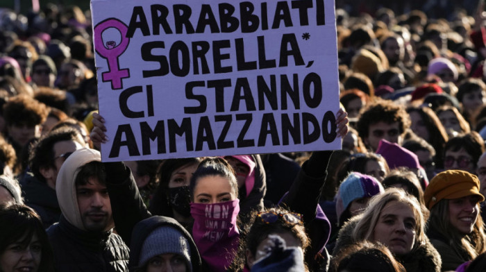 Međunarodni dan borbe protiv nasilja nad ženama u znaku protesta i bdenja širom Italije