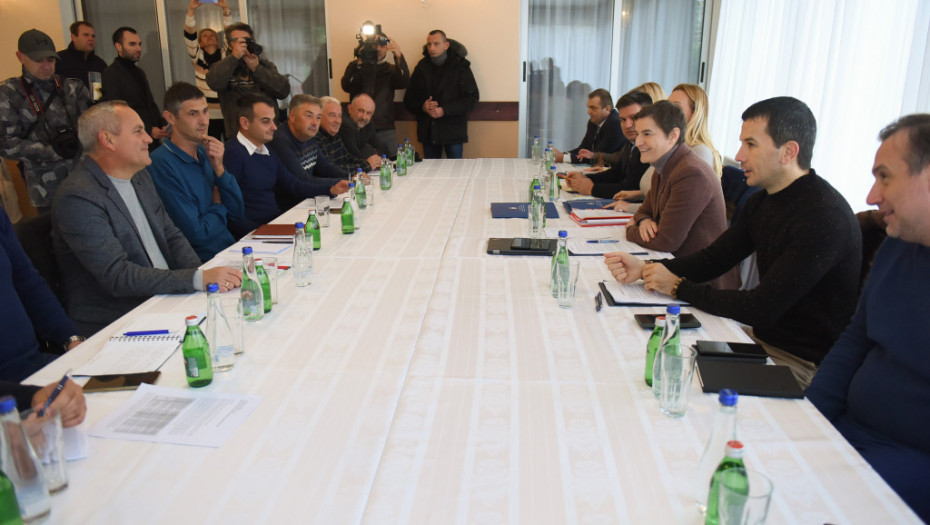 Premijerka Srbije sastala se sa poljoprivrednicima u Kisaču