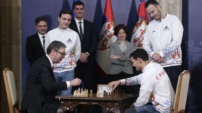 Vučić primio šahiste, osvajače zlatne medalje na Evropskom prvenstvu: Trostruko veći budžet za šahovski savez