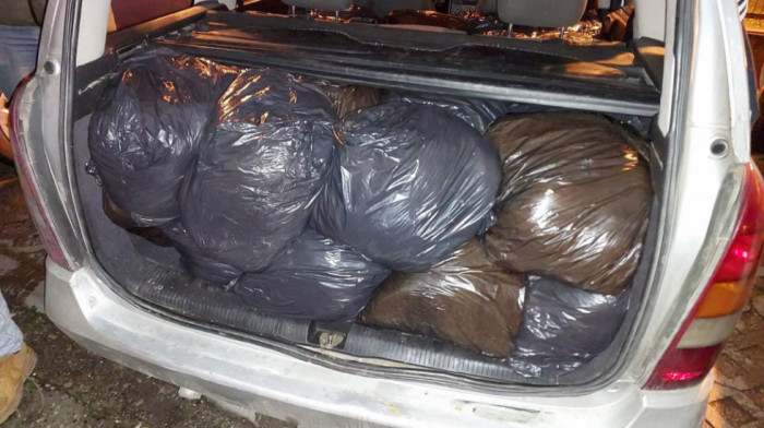Policija u Ćupriji zaplenila 300 kilograma rezanog duvana, uhapšena jedna osoba