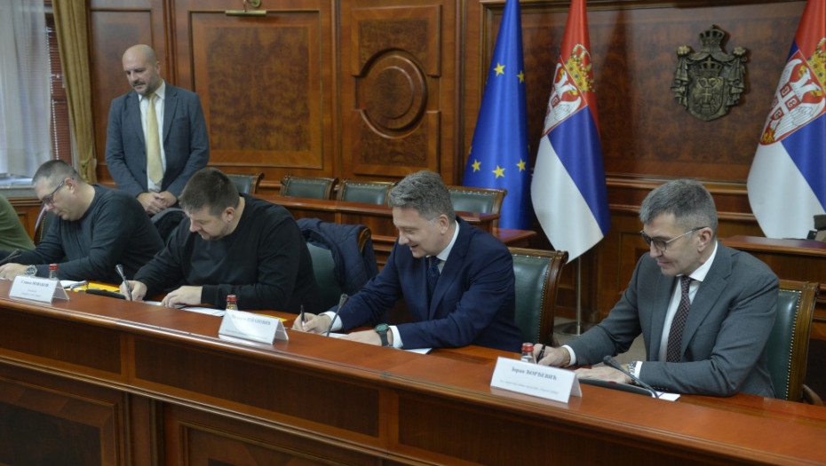 Jovanović i Đorđević potpisali aneks kolektivnog ugovora sa sindikatima Pošte