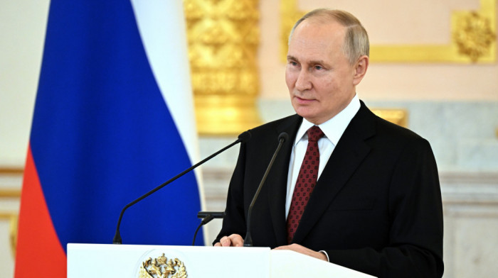 Jedinstvena Rusija: Prikupljeno 3,5 miliona potpisa podrške Putinu