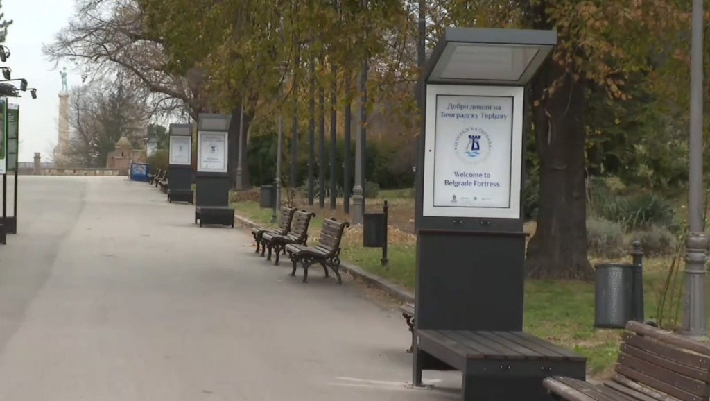 Postavljeno osam solarnih klupa u parku Kalemegdan, u planu još 50