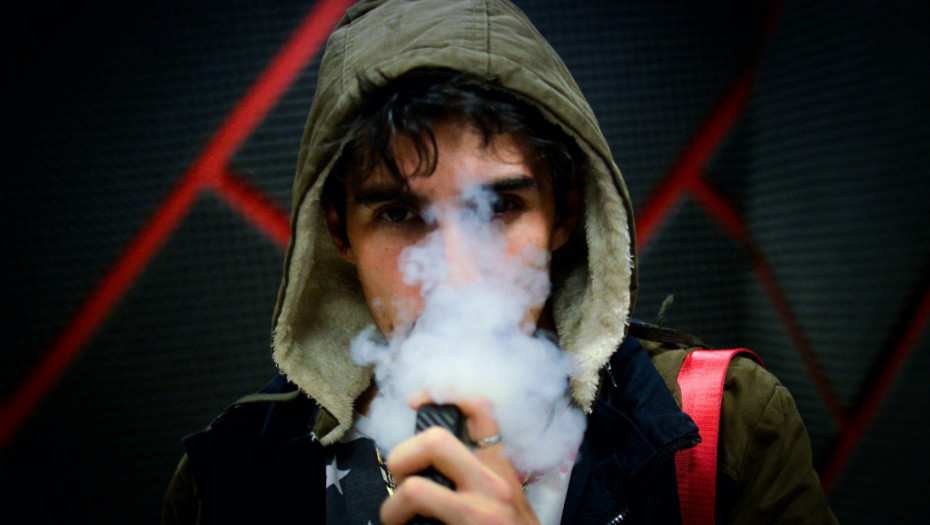 Desetine miliona mladih ljudi izloženo promovisanju elektronskih cigareta na društvenim mrežama