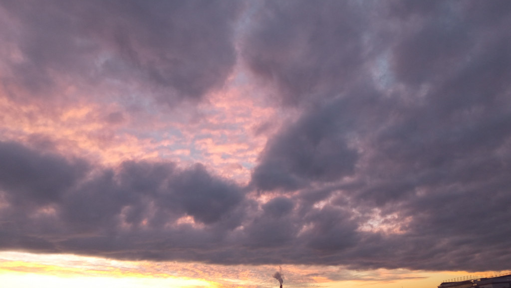 Upaljen narandžasti meteoalarm: Danas spremite kišobrane, od ponedeljka znatno toplije