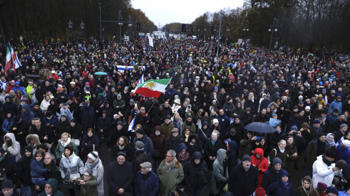 Hiljade demonstranata u Berlinu marširalo protiv antisemitizma