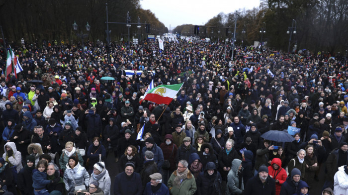 Hiljade demonstranata u Berlinu marširalo protiv antisemitizma