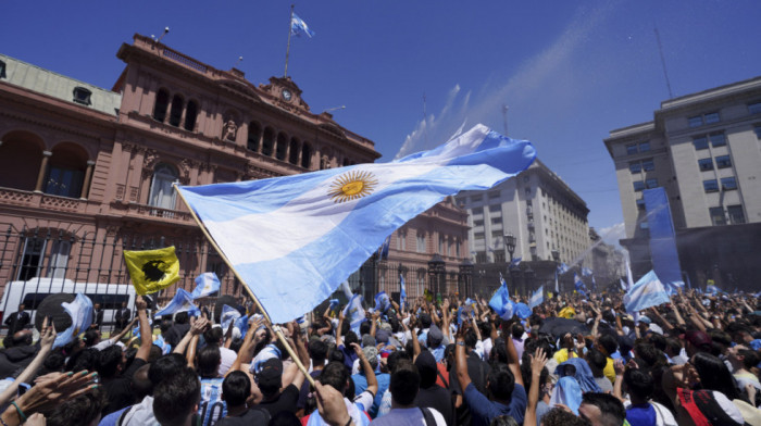 Koja "verzija" novog predsednika Argentine će vladati? Milej u prvom obraćanju građanima obećao "šok terapiju"