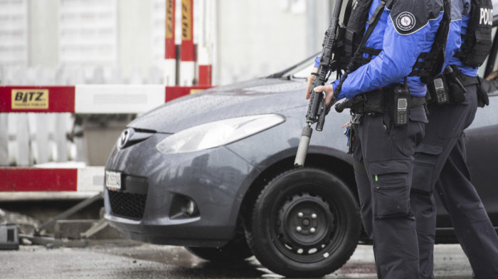 Švajcarska policija pojačala mere bezbednosti nakon napada nožem na Jevrejina u Cirihu