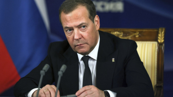 Medvedev optužuje: Makron i drugi lideri zapadnih zemalja sponzori terorističkog napada u Moskvi