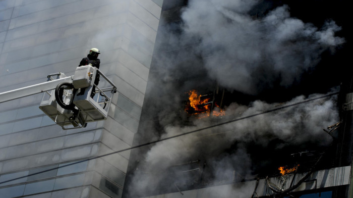 Požaru u zgradi u Buenos Ajresu: Jedna žena poginula, više od 40 povređeno
