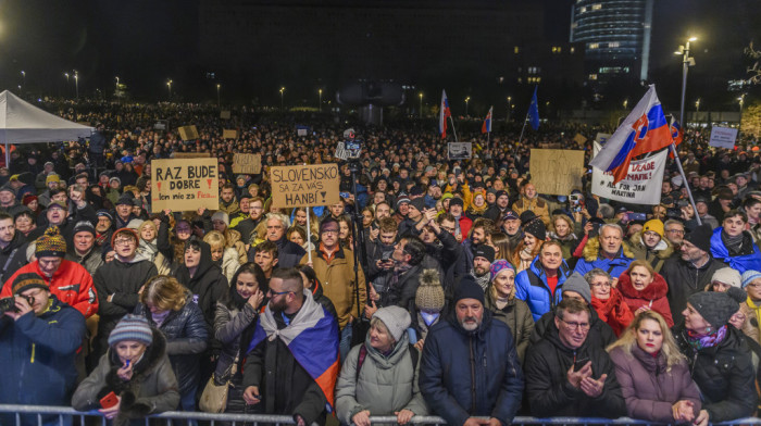 "Dosta je Fica": Slovaci protestovali protiv vladinih reformi tužilaštva