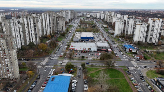 Veliki problem parkiranja u Beogradu: Napuštena vozila zauzimaju mesta, kazne do 50.000 dinara