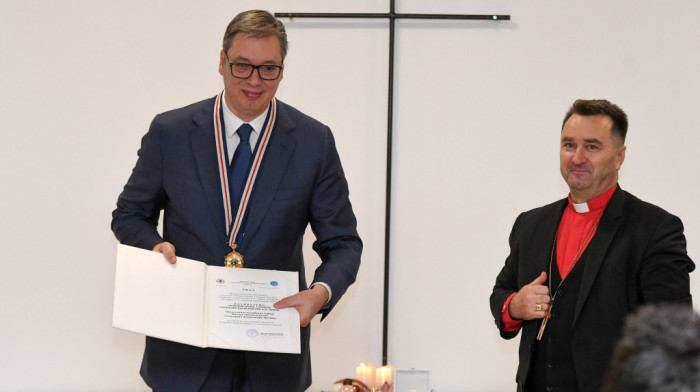 Vučić primio Orden prvog stepena Slovačke Evangeličke crkve