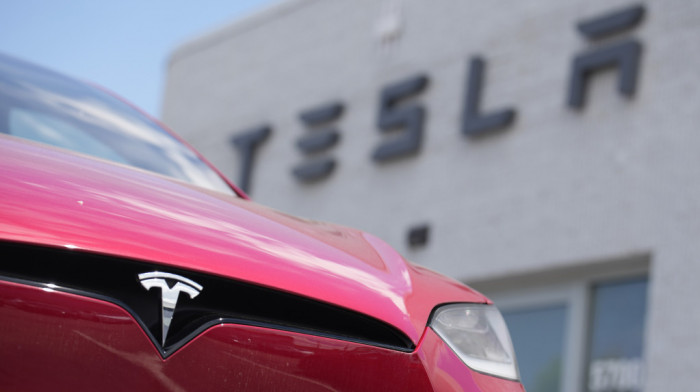 Tesla najavljuje poskupljenje modela "Ipsilon" u Evropi, cena veća za 2.000 evra