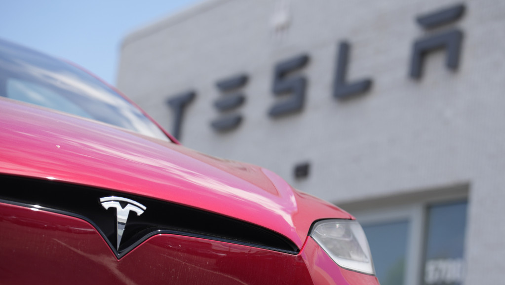 Tesla najavljuje poskupljenje modela "Ipsilon" u Evropi, cena veća za 2.000 evra