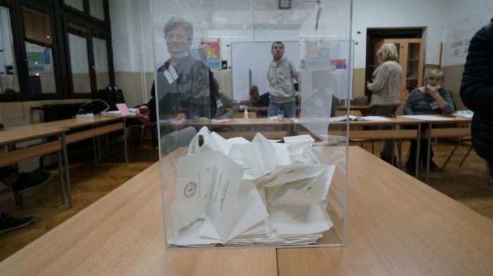 Rezultati IPSOS/CESID za parlamentarne izbore na osnovu 90,2 odsto uzorka: SNS 46,3%, Srbija protiv nasilja 23,6%