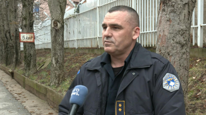 Kosovska policija pretresla tri apoteke i jednu benzinsku pumpu u Leposaviću: "Oduzeta roba bez validne dokumentacije"