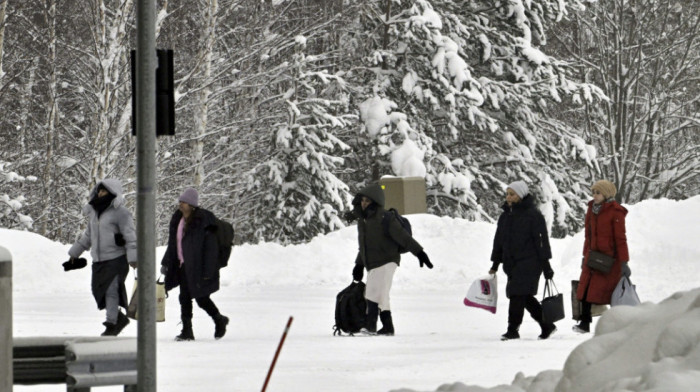 Desetine migranata prešlo dva nakratko otvorena prelaza između Finske i Rusije