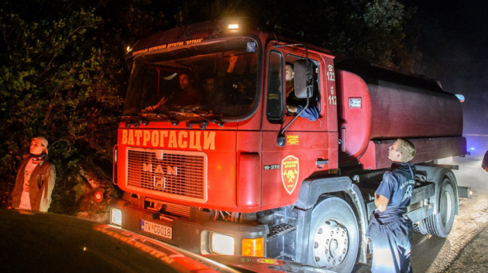 Požar u Baru, poginule četiri osobe: Vatrena stihija zahvatila nekoliko objekata