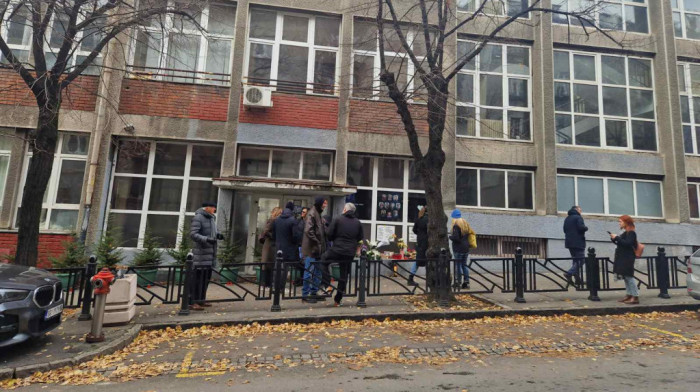 Roditelji dece u Ribnikaru pozdravili odluku Vlade Srbije o Memorijalnom centru, ali uznemireni neizvesnošću škole