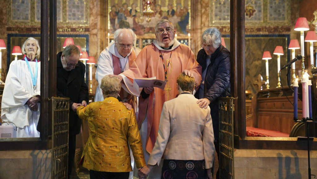 Engleska crkva prvi put blagosilja istopolne parove, i dalje bez venčanja