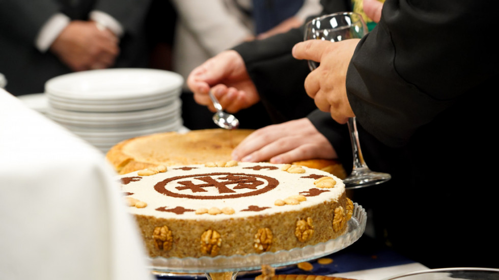 Slava za vikend: Advokat za Euronews Srbija objašnjava da li zaposleni tada imaju pravo na dodatni slobodan dan